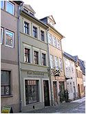 B&uuml;rsten und Besen in alter traditioneller Weise.